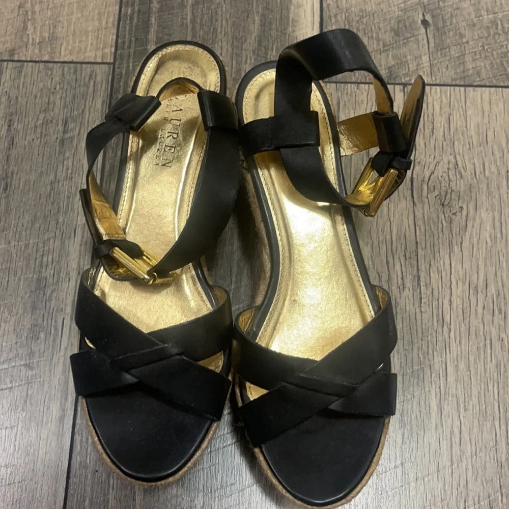 Ralph Lauren Wedge size 8.5B - Picture 2 of 5